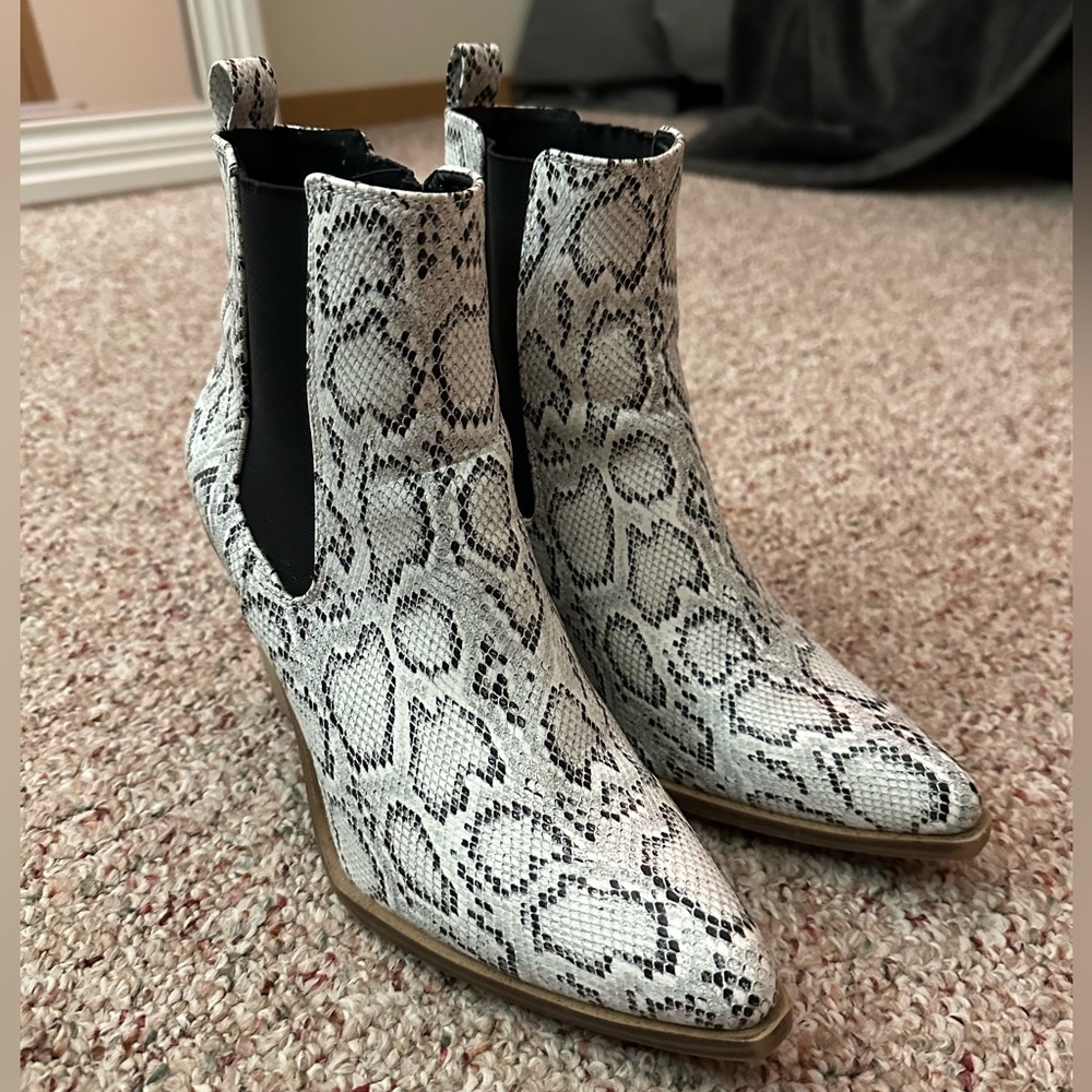 BEAUTIFUL snake skin booties! Never worn!